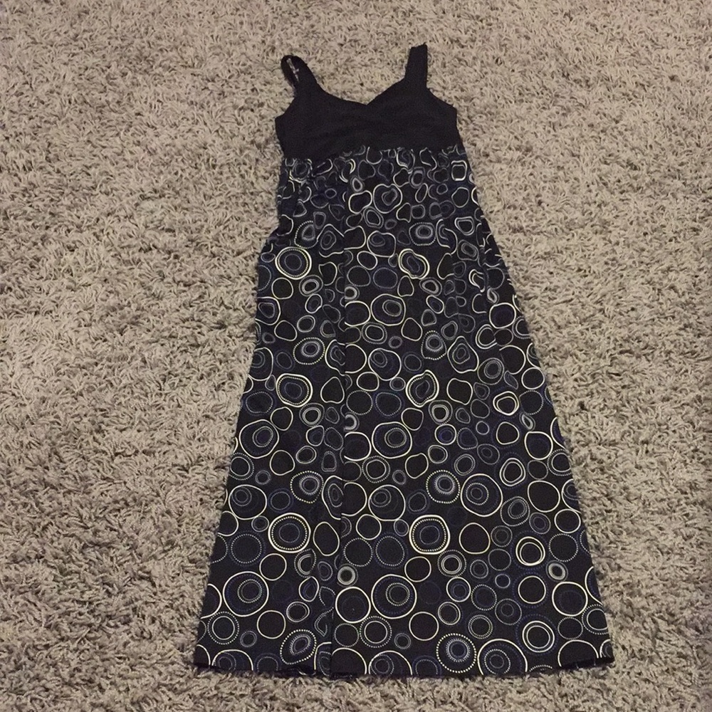 A junior medium casual dress.